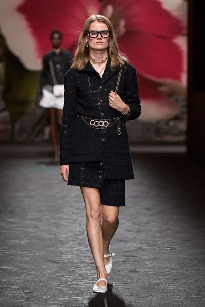 Look 46
